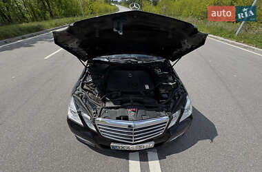 Седан Mercedes-Benz E-Class 2010 в 