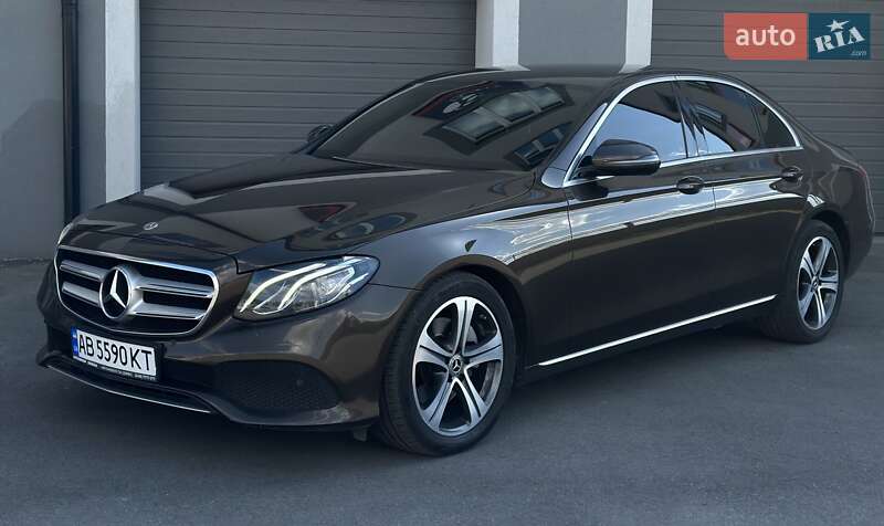 Седан Mercedes-Benz E-Class 2017 в 