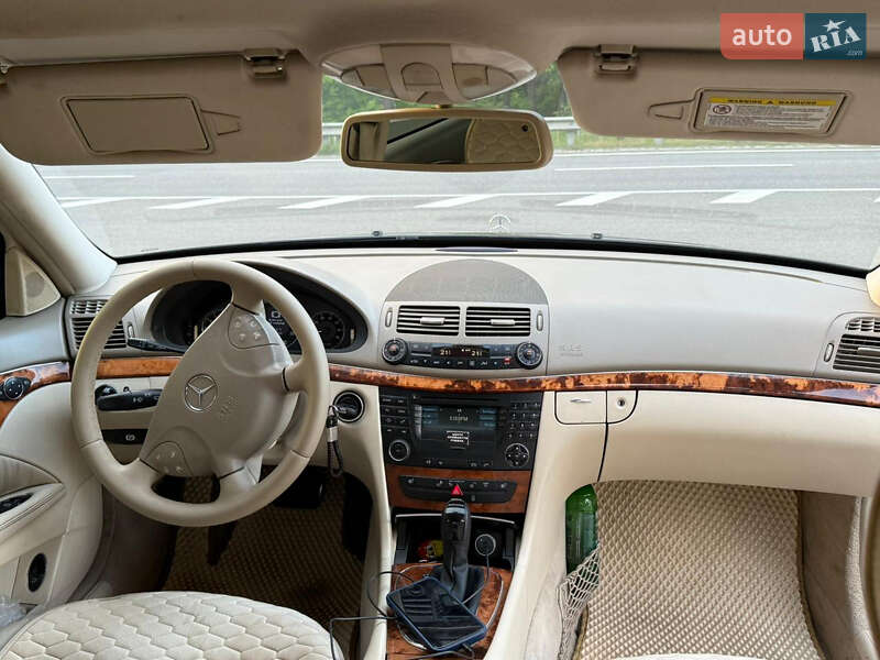 Седан Mercedes-Benz E-Class 2005 в Броварах