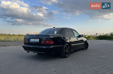 Седан Mercedes-Benz E-Class 2001 в 