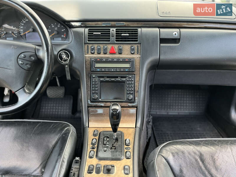 Седан Mercedes-Benz E-Class 2001 в Киеве