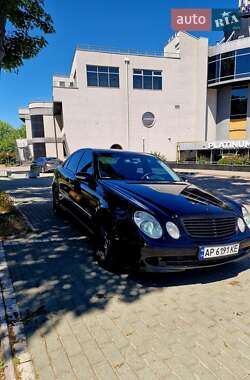 Седан Mercedes-Benz E-Class 2004 в Запорожье