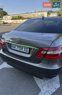 Седан Mercedes-Benz E-Class 2010 в 