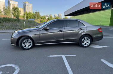 Седан Mercedes-Benz E-Class 2010 в 