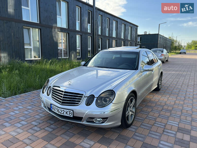 Седан Mercedes-Benz E-Class 2003 в 
