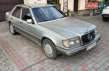 Седан Mercedes-Benz E-Class 1990 в Львові