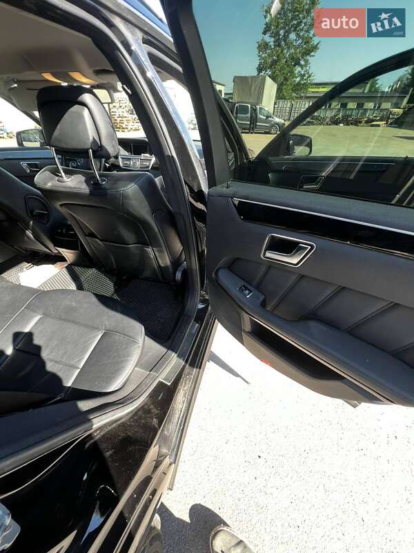 Универсал Mercedes-Benz E-Class 2011 в 