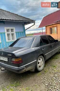 Седан Mercedes-Benz E-Class 1992 в 