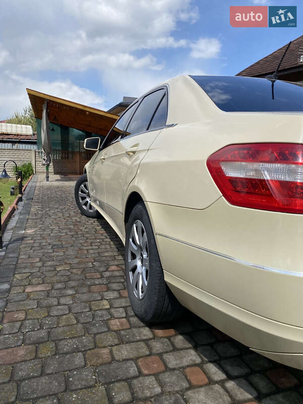 Седан Mercedes-Benz E-Class 2009 в Луцьку