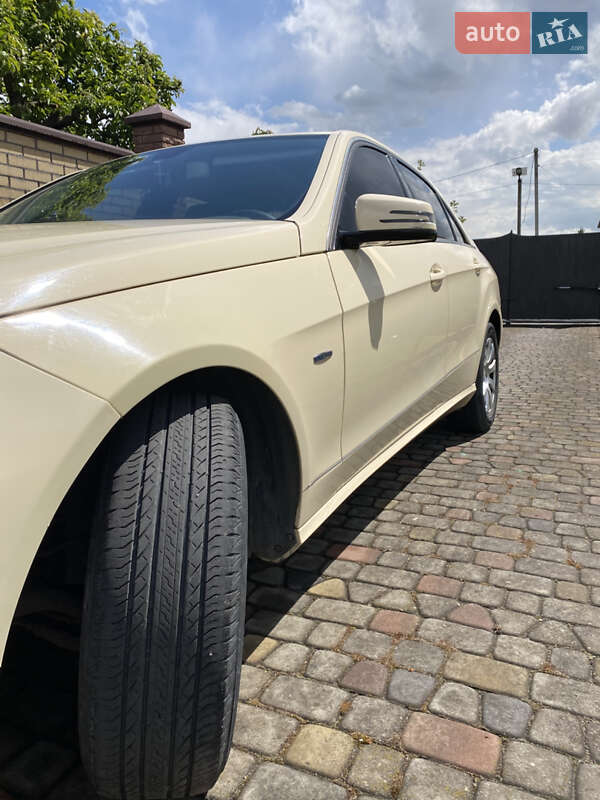 Седан Mercedes-Benz E-Class 2009 в Луцьку