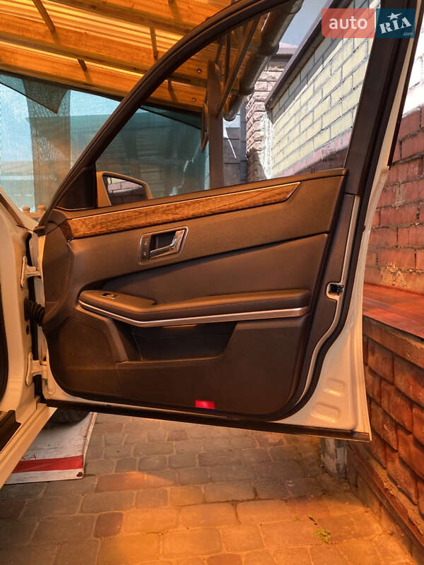 Седан Mercedes-Benz E-Class 2009 в Луцьку