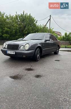 Седан Mercedes-Benz E-Class 1996 в Сквире