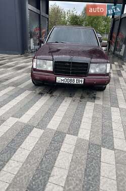Седан Mercedes-Benz E-Class 1989 в Львове