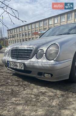 Седан Mercedes-Benz E-Class 2001 в 