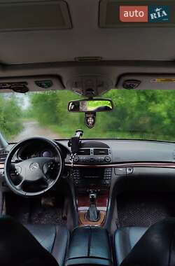 Седан Mercedes-Benz E-Class 2003 в 