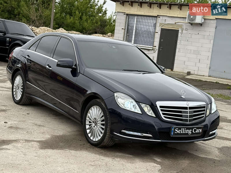 Седан Mercedes-Benz E-Class 2012 в Ровно