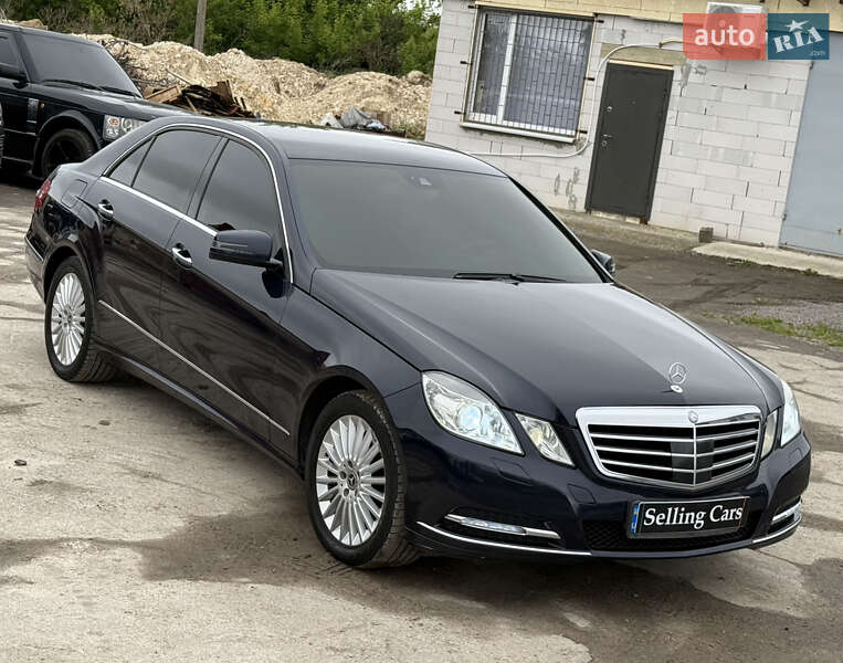 Седан Mercedes-Benz E-Class 2012 в Ровно