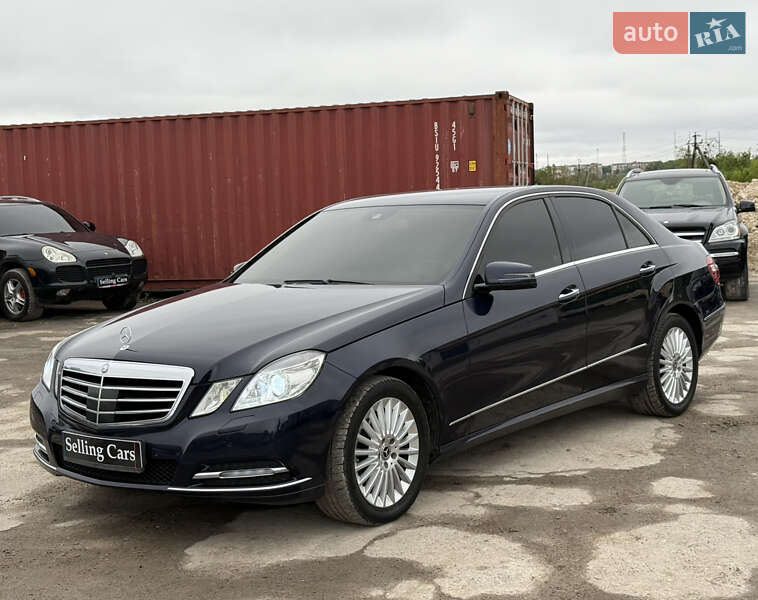 Седан Mercedes-Benz E-Class 2012 в Ровно