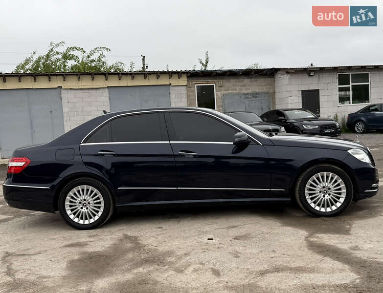 Седан Mercedes-Benz E-Class 2012 в Ровно