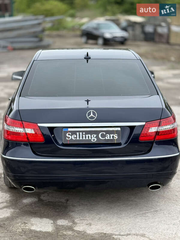 Седан Mercedes-Benz E-Class 2012 в Ровно