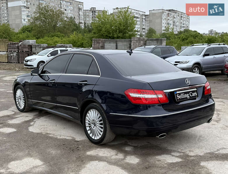 Седан Mercedes-Benz E-Class 2012 в Ровно