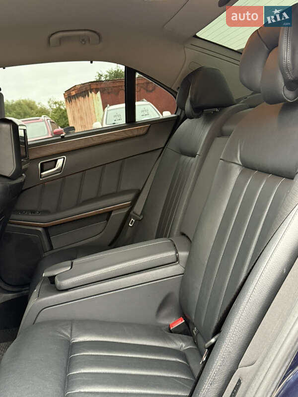 Седан Mercedes-Benz E-Class 2012 в Ровно