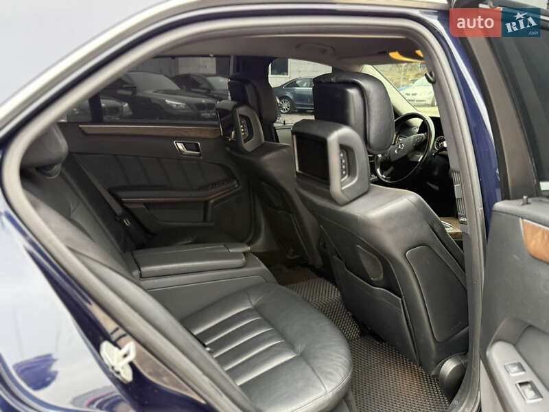 Седан Mercedes-Benz E-Class 2012 в Ровно