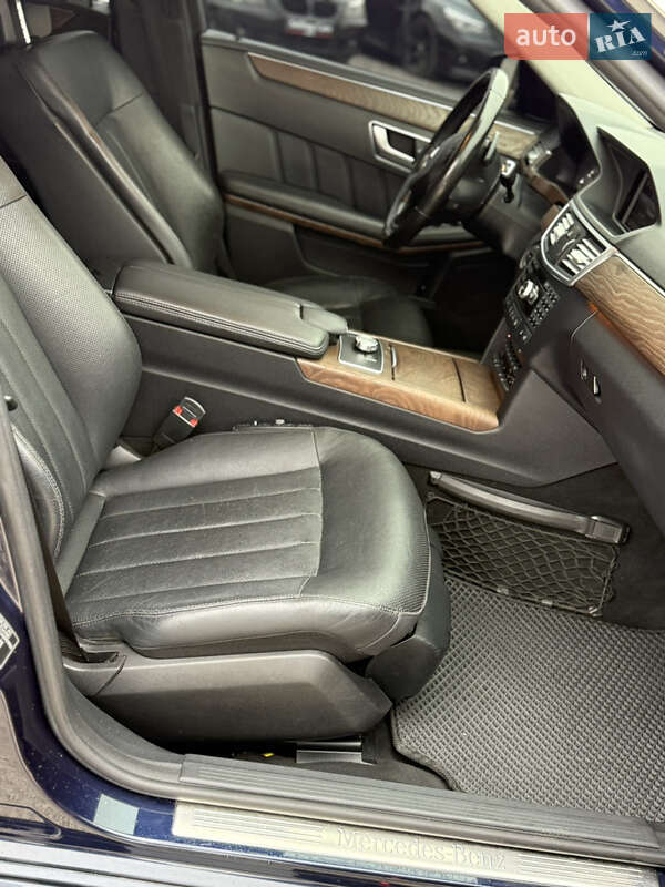 Седан Mercedes-Benz E-Class 2012 в Ровно