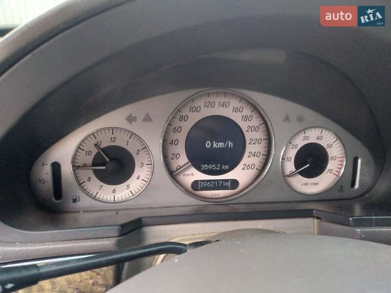 Седан Mercedes-Benz E-Class 2003 в Борисполі