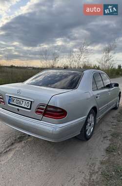 Седан Mercedes-Benz E-Class 2001 в 