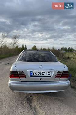 Седан Mercedes-Benz E-Class 2001 в 