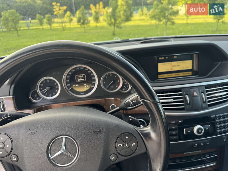 Седан Mercedes-Benz E-Class 2012 в Ивано-Франковске