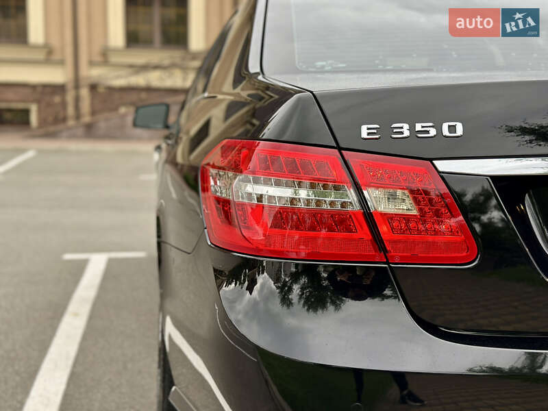 Седан Mercedes-Benz E-Class 2011 в Києві
