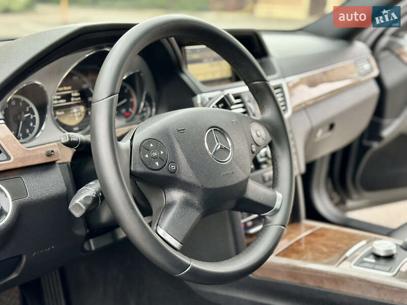 Седан Mercedes-Benz E-Class 2011 в Києві
