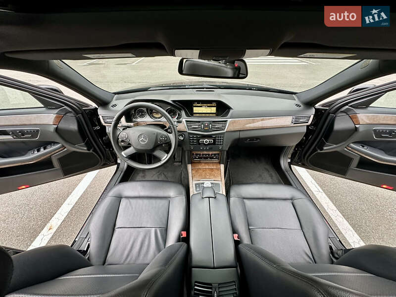 Седан Mercedes-Benz E-Class 2011 в Києві