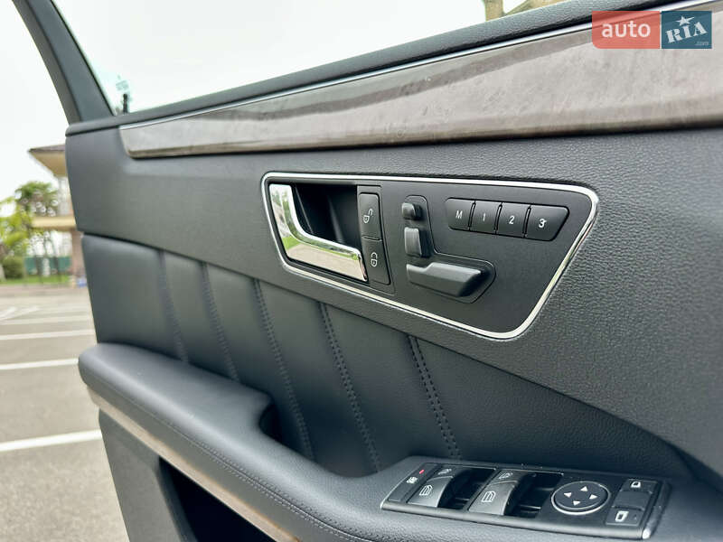 Седан Mercedes-Benz E-Class 2011 в Києві