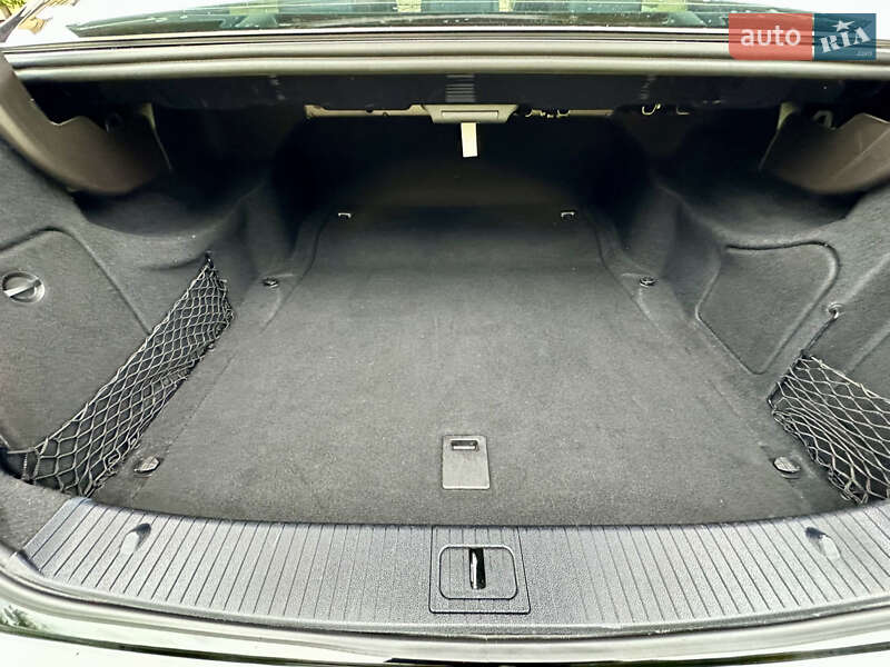 Седан Mercedes-Benz E-Class 2011 в Києві