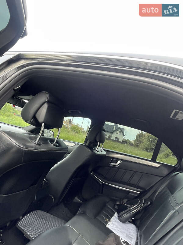 Седан Mercedes-Benz E-Class 2015 в Львове