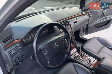 Седан Mercedes-Benz E-Class 2001 в 