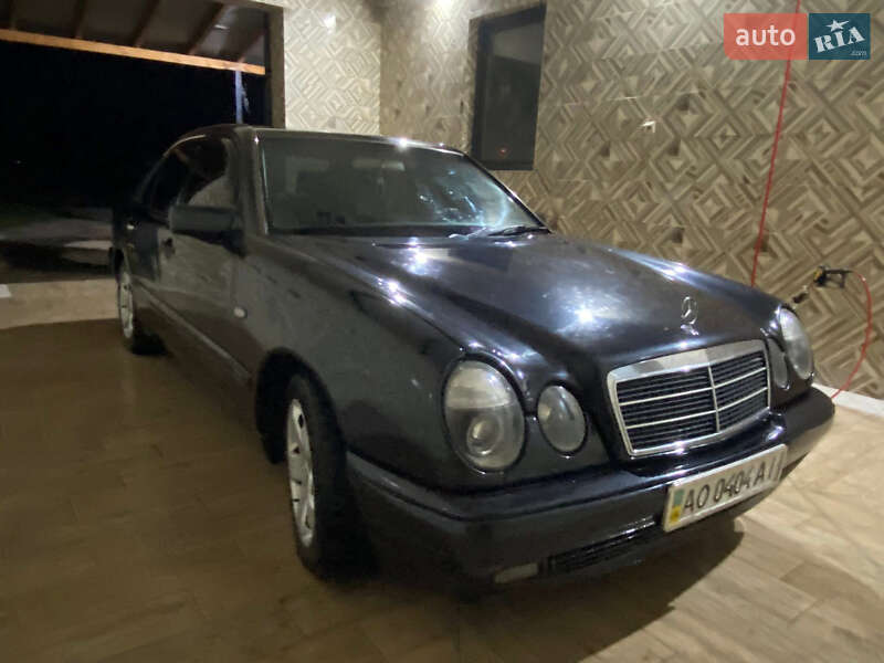 Седан Mercedes-Benz E-Class 1999 в Хусті