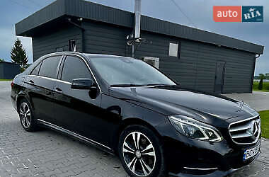 Седан Mercedes-Benz E-Class 2015 в Львове