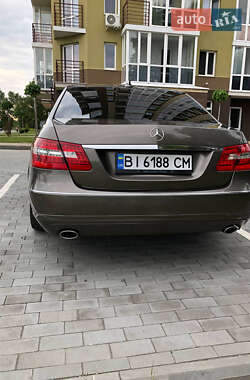 Седан Mercedes-Benz E-Class 2011 в 