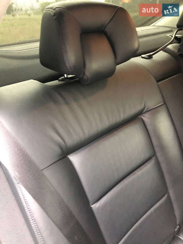 Седан Mercedes-Benz E-Class 2011 в Кременчуці