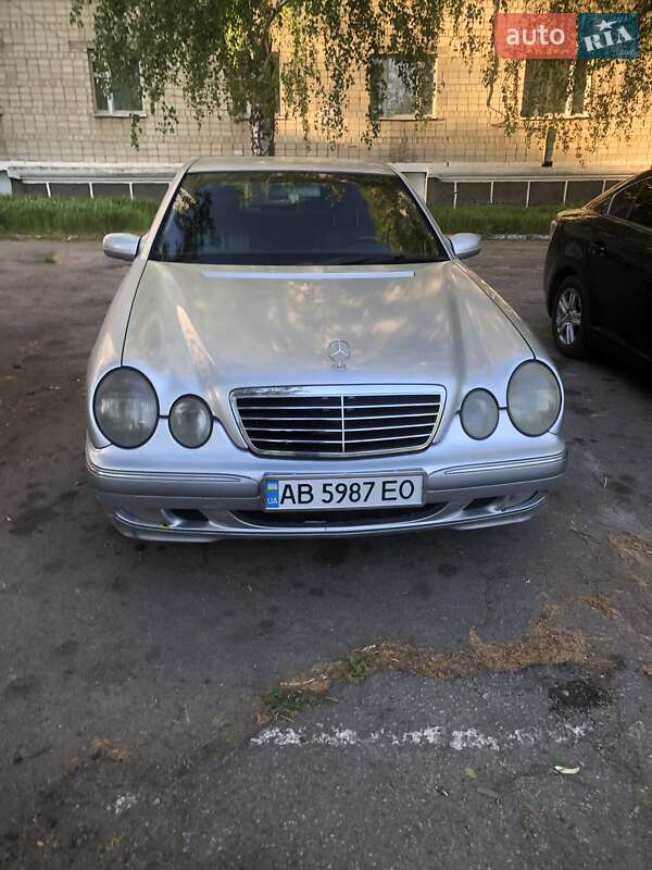 Mercedes-Benz E-Class 2001