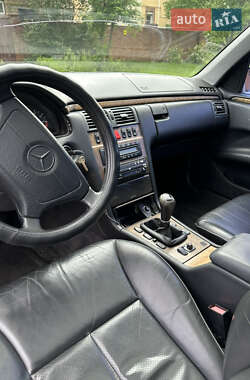 Седан Mercedes-Benz E-Class 1999 в 