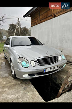 Седан Mercedes-Benz E-Class 2002 в Косове