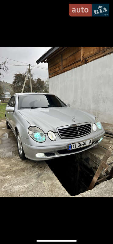 Седан Mercedes-Benz E-Class 2002 в 
