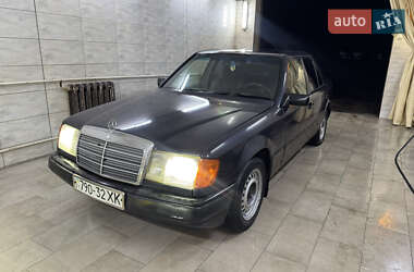 Седан Mercedes-Benz E-Class 1989 в Харькове