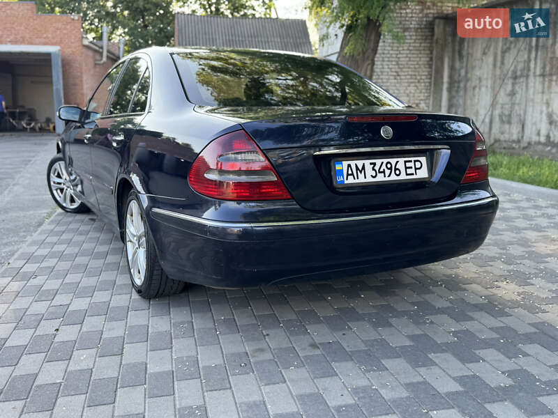 Седан Mercedes-Benz E-Class 2002 в Лубнах