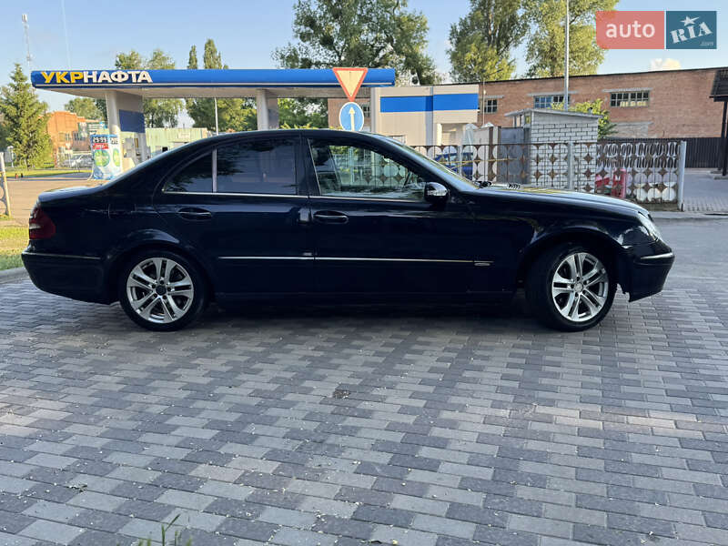 Седан Mercedes-Benz E-Class 2002 в Лубнах